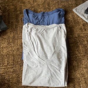 2 size 8 lulu lemon v neck t’s